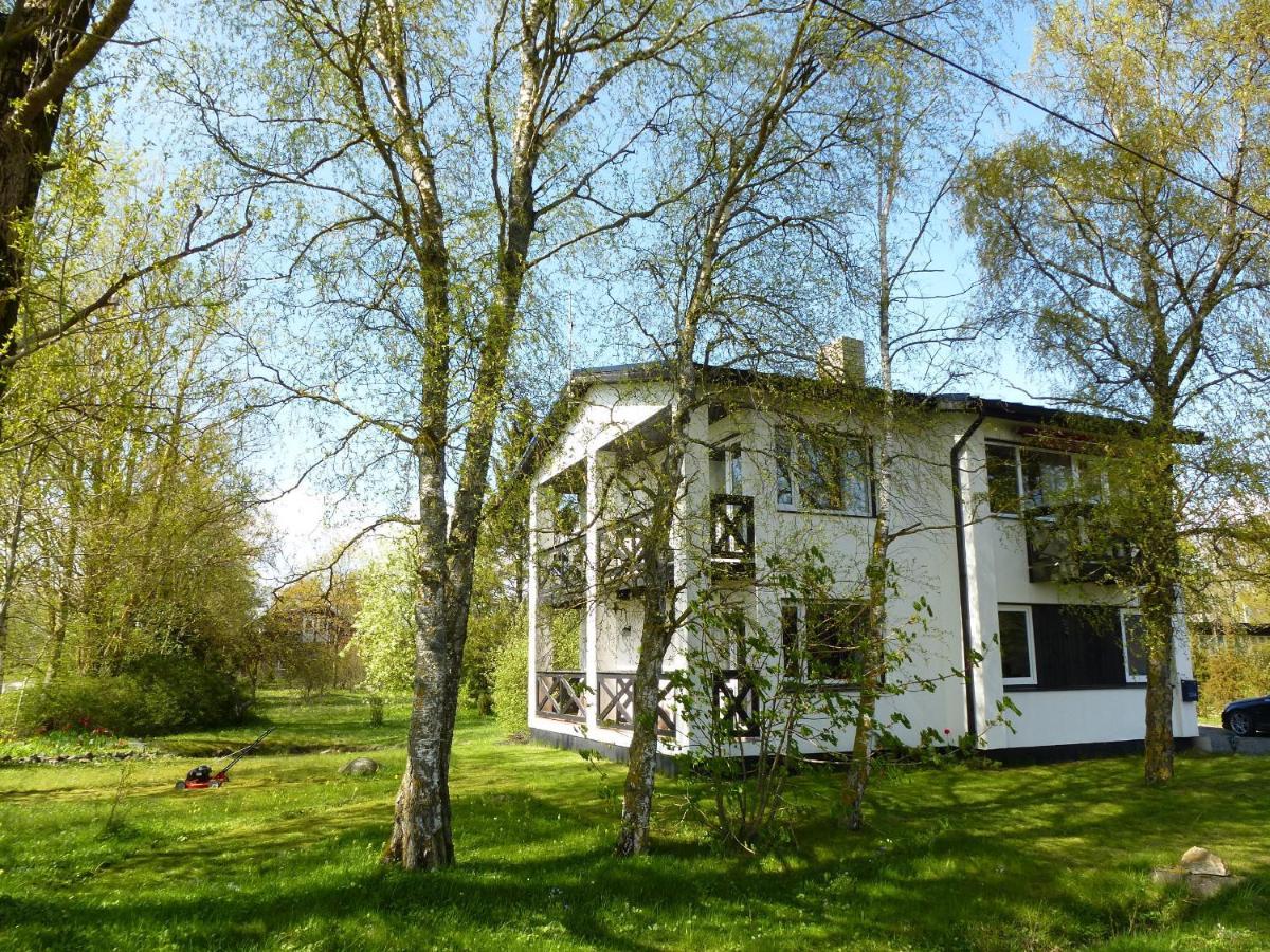 Tuule Villa Курессааре Номер фото